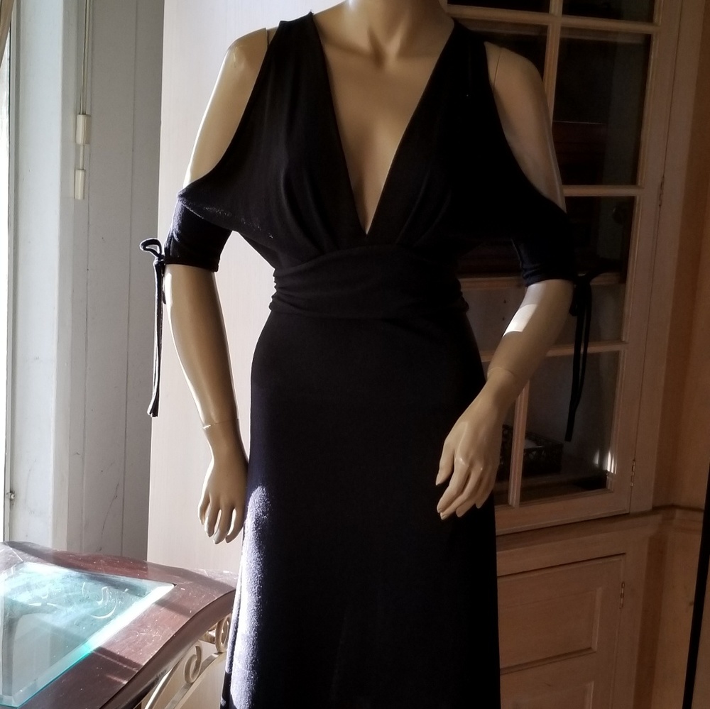 Cold shoulder Black Beautiful dress Unique!
